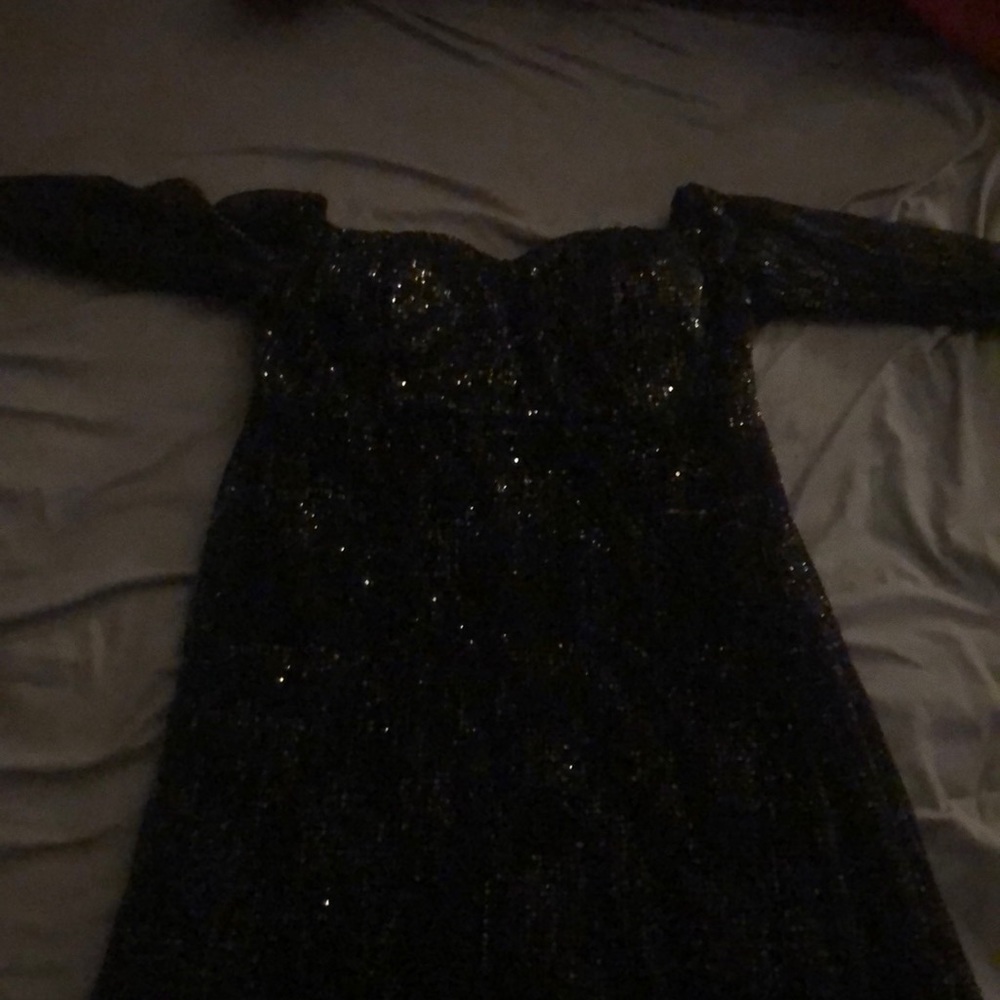 I’m selling my prom dress ithas only been worn once and still in great condition